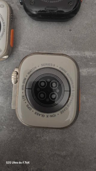 Smartwatchs para peças (Preto/Prata)