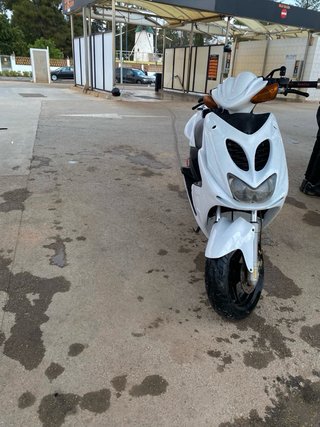 Yamaha Aerox Scooter Blanco