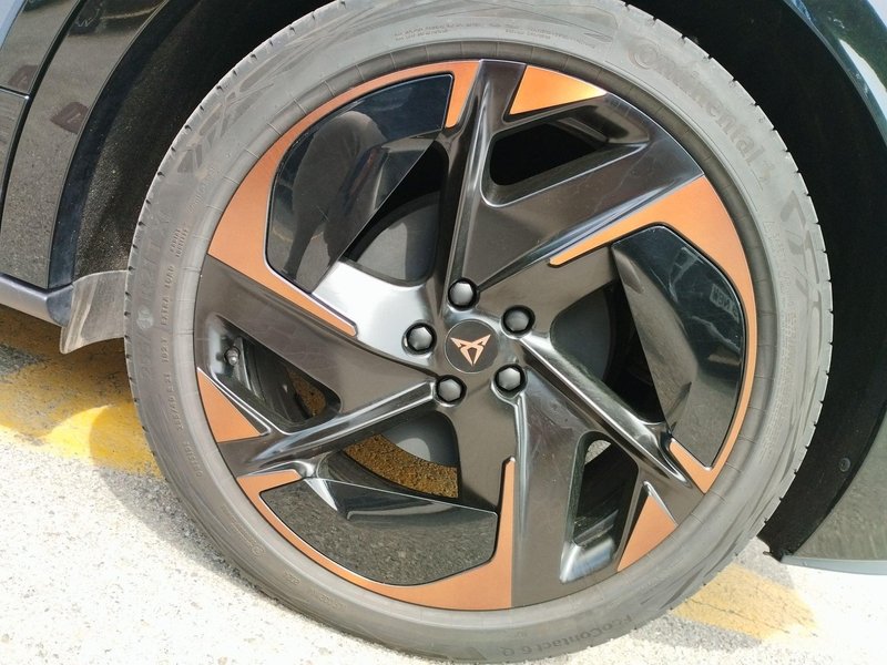 Cupra Tavascan 2024, foto 8