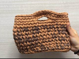 Borsa fatta a mano beige e marrone