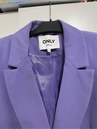 Blazer morado ONLY talla L