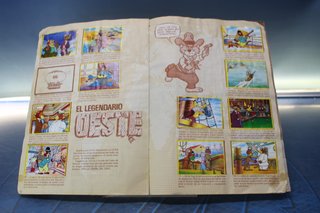 Álbum de cromos: La Vuelta al Mundo de Willy Fog. Danone, 1983.