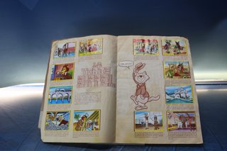 Álbum de cromos: La Vuelta al Mundo de Willy Fog. Danone, 1983.