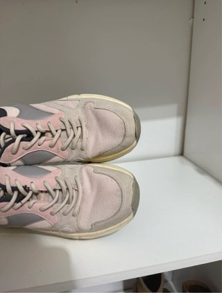 Zapatillas Stradivarius rosas y grises