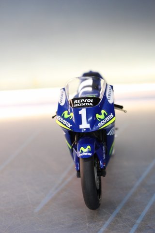 09. Maqueta Moto GP: Honda RS250RW. Dani Pedrosa 2005. 1:12.