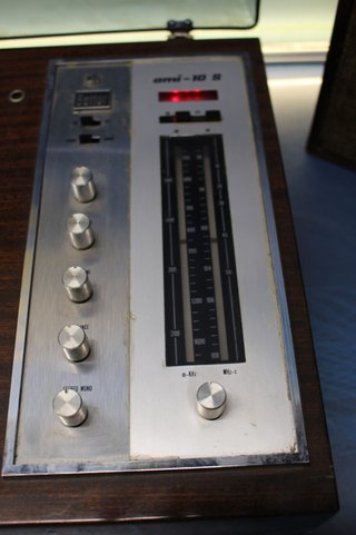 Tocadiscos vintage Bettor Ami 10-S Dual 1010-S. Con radio. Años 70-80.