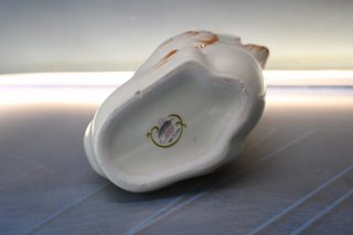 11. Porcelana Sanbo: Jarrón en forma de cisne.