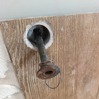 Puerta trampilla hecha a medida de hierro. Estaba