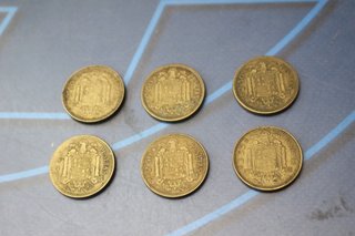 11. 6 Monedas de 2,50 Pesetas 1953 (dos con cincuenta pesetas).