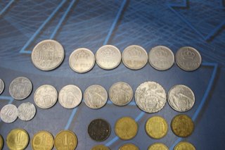 18. 39 Monedas España dictadura (1945-1980). Pesetas, céntimos.