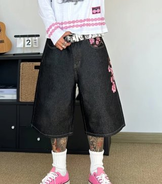 Pantalón corto denim con flores