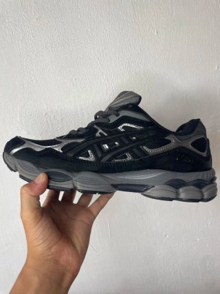 Asics Gel NYC Zapatillas Negras y Grises