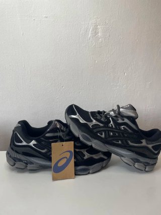 Asics Gel NYC Zapatillas Negras y Grises