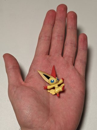 Figura Victini TCG (Kaiyodo, 2011)