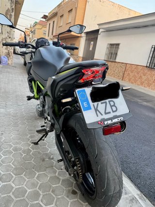 Kawasaki Z650 Negra y Verde