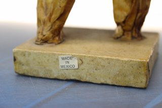 Quincallero. Escultura, figura de papel maché y estuco. Vintage. Hecha en México.