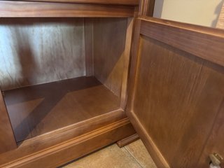 Cómoda de madera con 3 cajones y 2 puertas