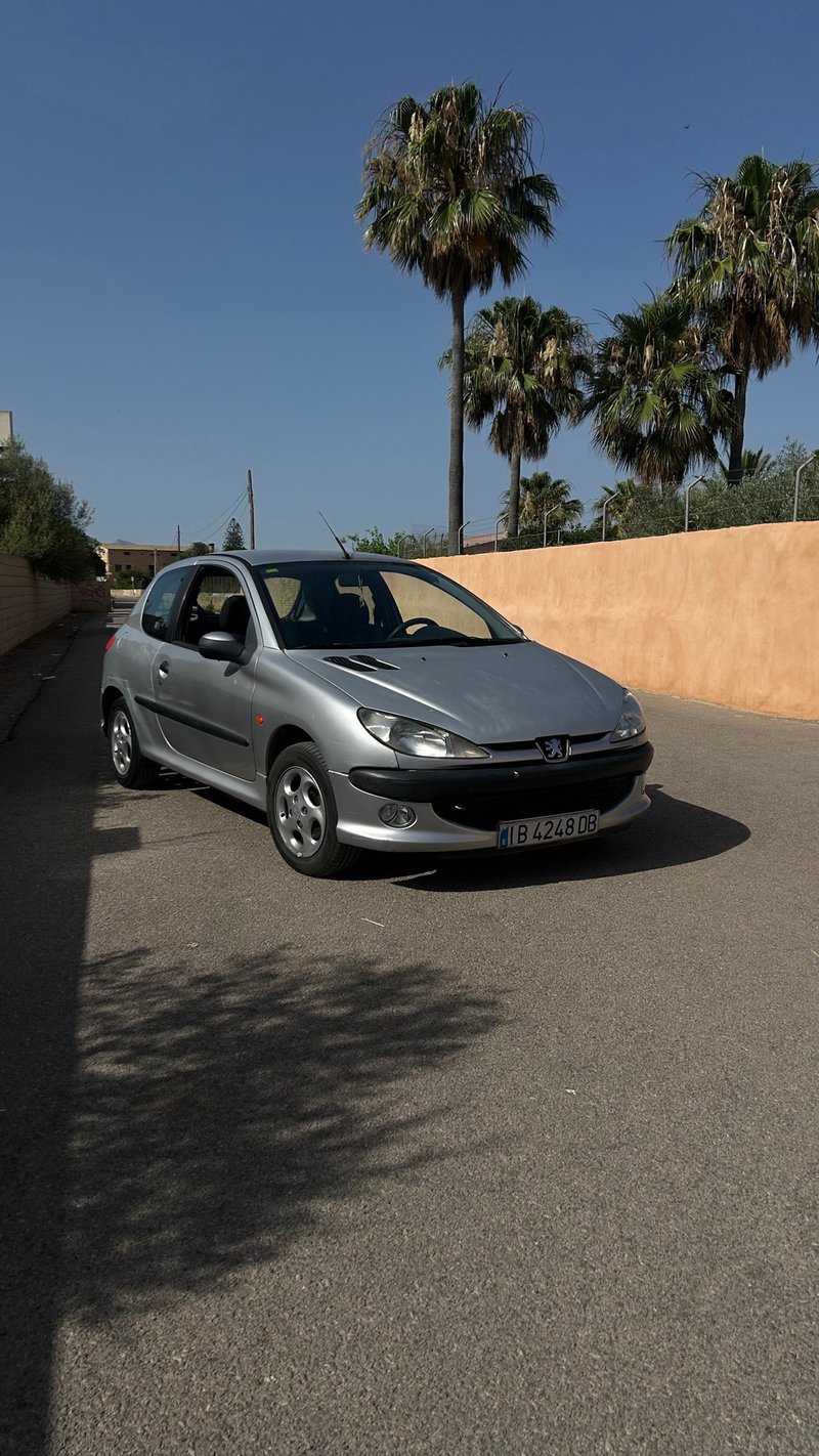 Peugeot 206 1998 - foto 1