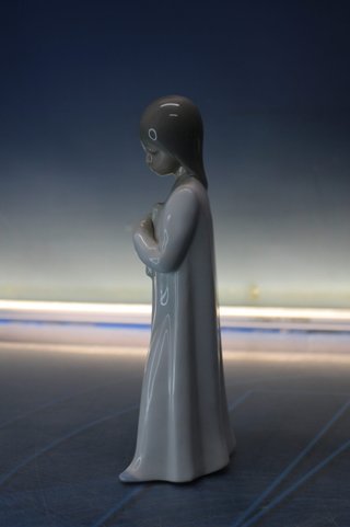 Porcelana Lladró. Niña con vela + Niño Despertando.