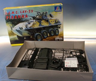 Italeri 259, U.S.M.C. LAV-25 Piranha. Tanque, carro de combate. 1/35.