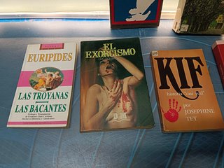 Lote de 9 libros best sellers, Las cuatro plumas, Kif, La joven de la perla, El exorcismo y mas