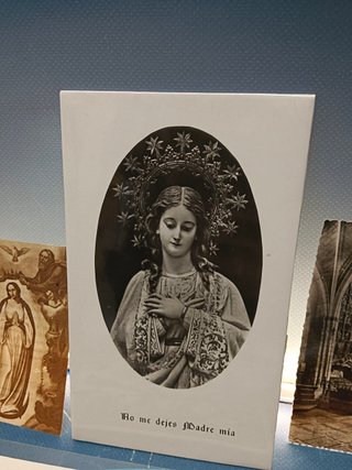 27 postales , cuartillas religiosas, material religioso