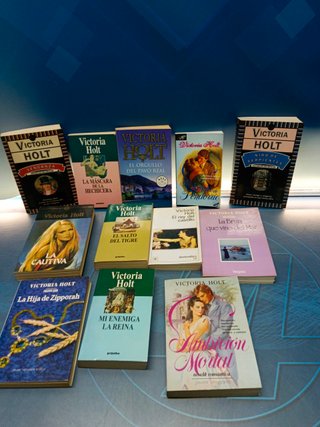 12 libros, victoria holt, diferentes editoriales