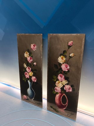 Dos pequeños cuadros sin marco firmados paisaje floral