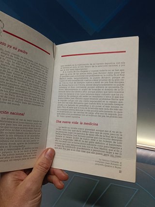 libro ( le falta una pagina recortada) El baloncesto es su vida. Corbalán.