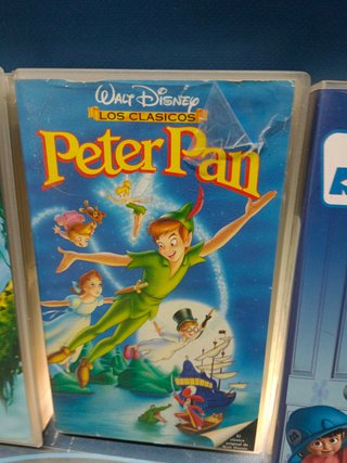 3 peliculas infantiles VHS , Monstruos s.a - tarzan - Peter Pan