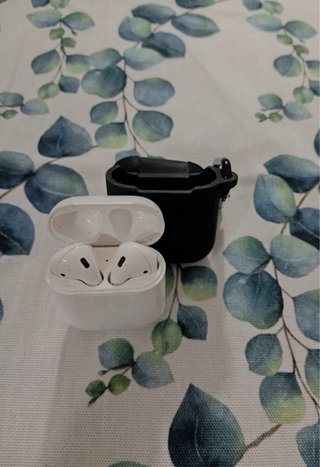 AirPods 2ª Gen Apple + Custodia Silicone