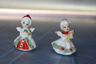 Cerámica Napco. 10 figuritas de niñas con flores. Años 50. Los meses del año.