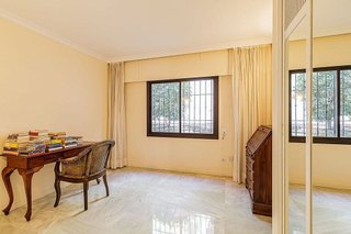 Piso en venta en Los Arqueros-Puerto del Almendro en Benahavís