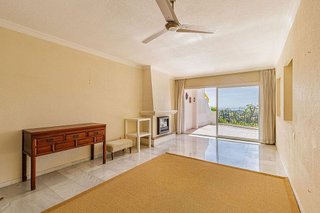Piso en venta en Los Arqueros-Puerto del Almendro en Benahavís