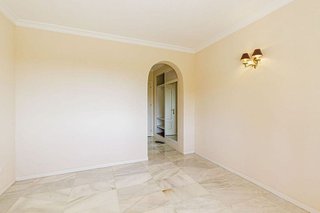 Piso en venta en Los Arqueros-Puerto del Almendro en Benahavís