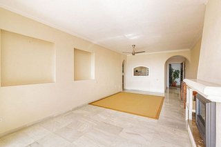 Piso en venta en Los Arqueros-Puerto del Almendro en Benahavís