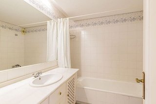 Piso en venta en Los Arqueros-Puerto del Almendro en Benahavís