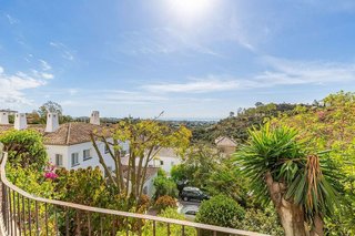Piso en venta en Los Arqueros-Puerto del Almendro en Benahavís