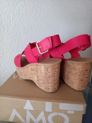 Cuñas de corcho color rojo