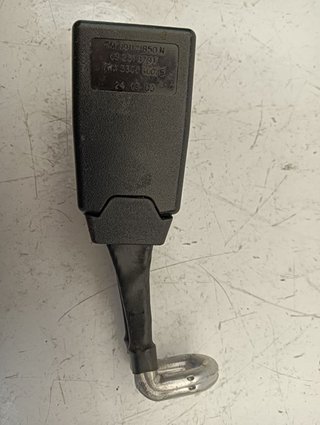 ENGANCHE CINTURON TRASERO CENTRAL OPEL CORSA C Y1
