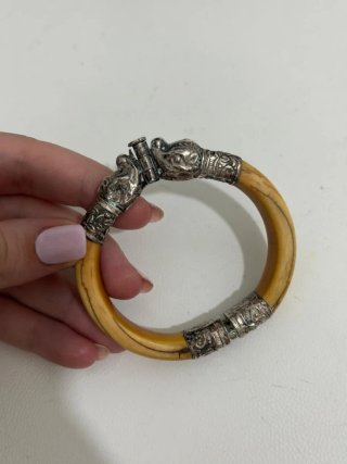 Bracciale antico e raro con teste di elefante