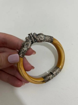 Bracciale antico e raro con teste di elefante