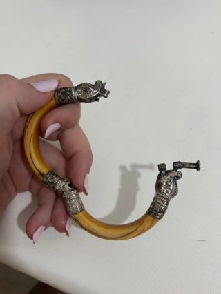 Bracciale antico e raro con teste di elefante