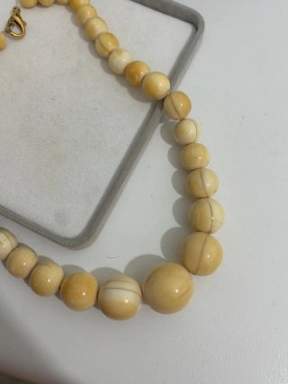 Rara collana antica con perle grandi