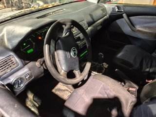Piloto tras izq 1u6945095 skoda octavia 1.9 230145