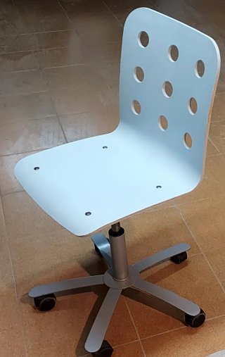 Silla de diseño madera con ruedas hidráulica