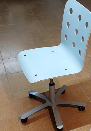 Silla de diseño madera con ruedas hidráulica