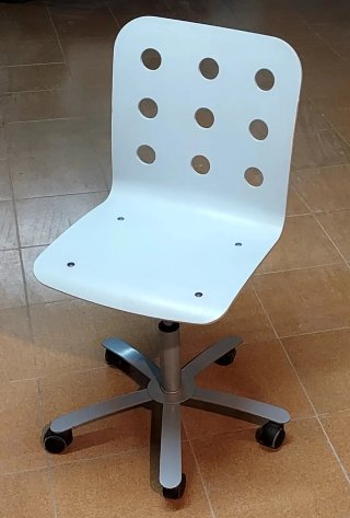 Silla de diseño madera con ruedas hidráulica