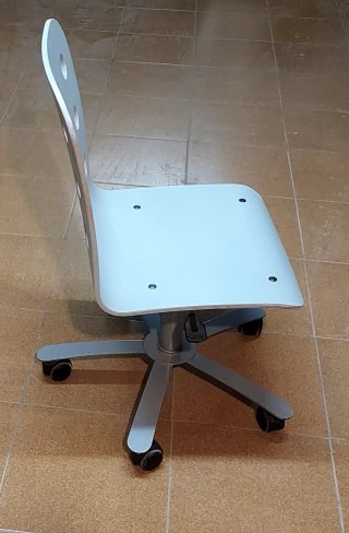 Silla de diseño madera con ruedas hidráulica