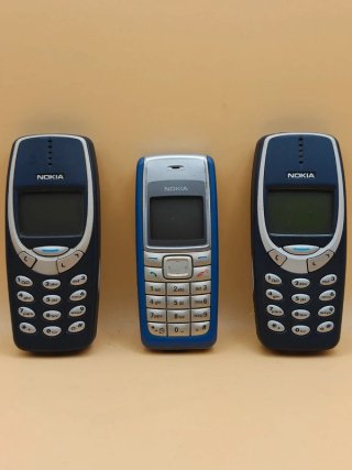 Lotto di 3 Nokia, 3310 (x2) + 1110 - da testare